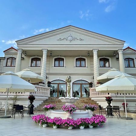 Hotel Palac Akropol Lublin Bagian luar foto