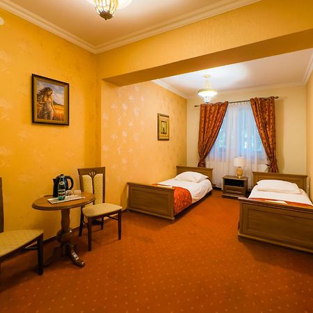 Hotel Palac Akropol Lublin Bagian luar foto