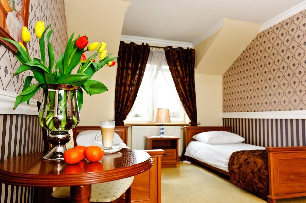 Hotel Palac Akropol Lublin Bagian luar foto