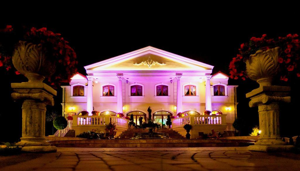 Hotel Palac Akropol Lublin Bagian luar foto