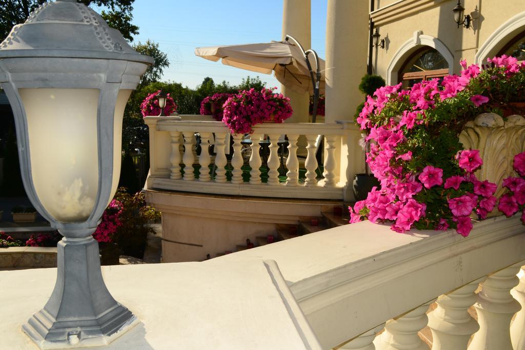 Hotel Palac Akropol Lublin Bagian luar foto