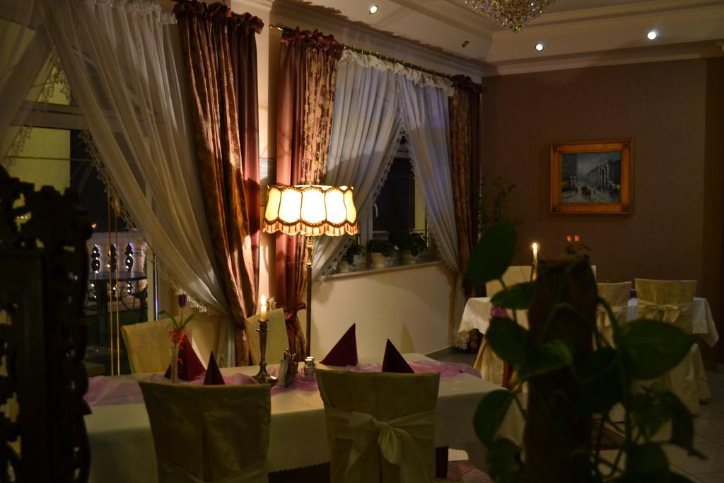 Hotel Palac Akropol Lublin Bagian luar foto