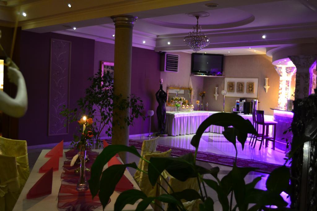 Hotel Palac Akropol Lublin Bagian luar foto
