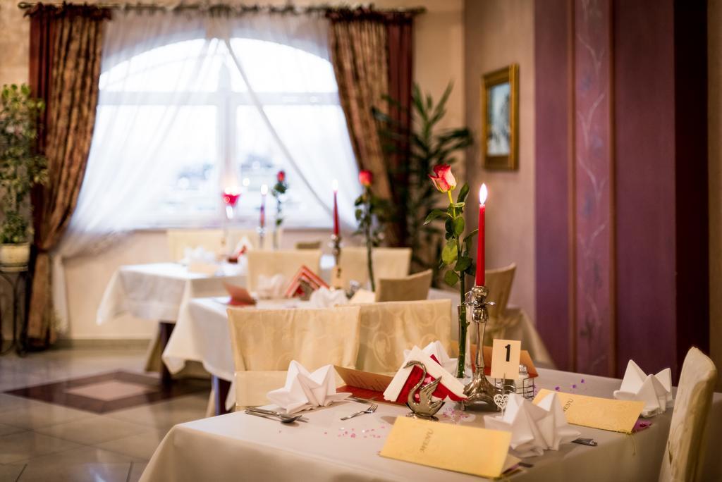 Hotel Palac Akropol Lublin Bagian luar foto